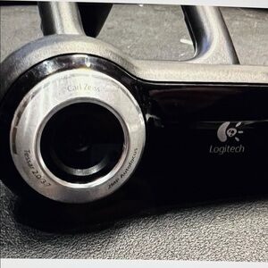 Logitech Webcam V-UBM46 Carl Zeiss Tessar 2.0-3.7 2 MP Autofocus USB Plug